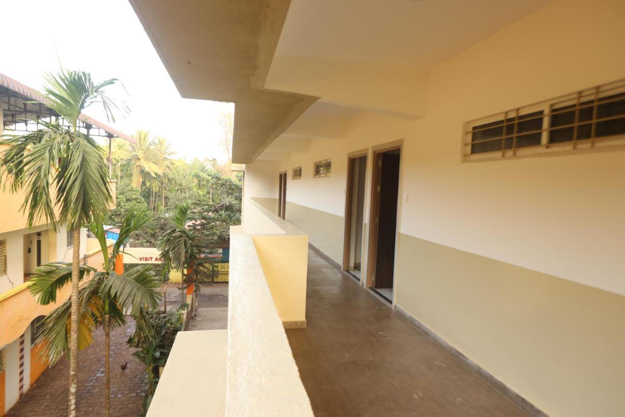 Shree Swami Samarth Resort Diveāgar Extérieur photo